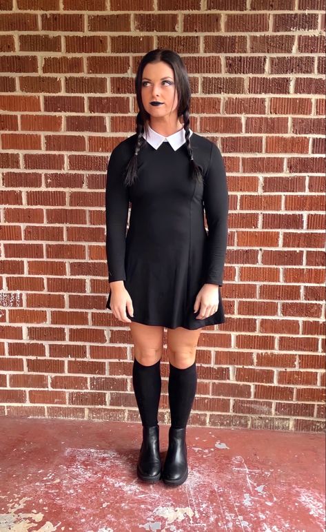 Wensday Adams Costume Ideas, Wendsday Adams Costumes, Diy Wednesday Addams Costume, Wednesday Addams Costume Makeup, Disfraz Simple, Wednesday Halloween Costume, Long Sleeve Fall Dresses, Skater Goth, Beetlejuice Halloween Costume