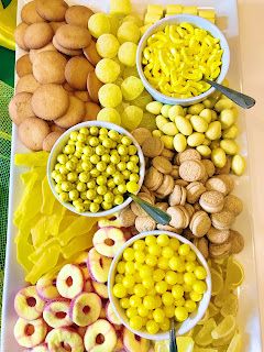 Yellow Party Foods, Yellow Candy Buffet, Yellow Desserts, Lemon Themed Party, Mother's Day Party, Yellow Cupcakes, Dessert Board, Yellow Candy, Snack Platter