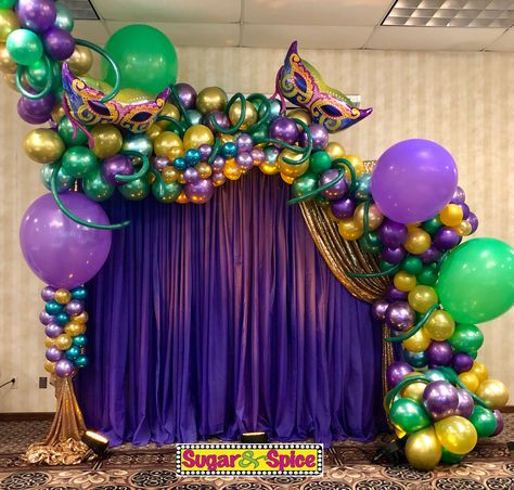 #mardigrasdecorations  #mardi  #balloongarland  #balloondecor  #imaginecreatedecorate #dowhatyoulike  #lovewhatyoudo Mardis Gras Decorations, Mardi Gras Theme Party Decoration, Marci Gras Themed Party, Mardi Gras Ball Decorations, Mardi Gras Theme Centerpieces, Mardi Gras Centerpiece, Carnaval Party Decoration, New Orleans Hoco Theme, Mardis Gras Party