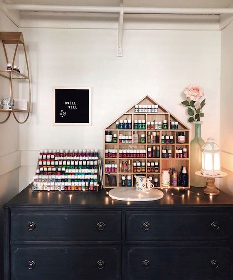 My Winter Wellness Station - Essential Oils Storage - The Inspired Room Essential Oils Display, Essential Oil Organization Storage, Essential Oil Display Ideas, Essential Oil Storage Ideas, Wellness Station, Essential Oils Storage, Essential Oil Display, Young Living Starter Kit, Oil Display