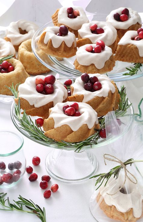 Mini Bundt Cakes Decorating Ideas, Bundt Cake Decorating Ideas, Yule Treats, Flavored Cupcakes, Gift Recipes, Mini Bundt Cakes Recipes, Christmas Treats To Make, Butter Rum, Entry Tile