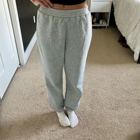 Grey Sweatpants Never Worn Fits Size Small Basic Lounging Bottoms, High Waist Pants With Pockets For Lounging, Gray Sweatpants Outfit, Gray Joggers, Gray Sweatpants, Sweatpants Outfit, Shein Pants, Grey Sweatpants, Grey Joggers