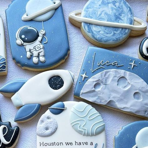 Houston We Have A One Year Old Cookies, Planet Cookies Decorated, Space Royal Icing Cookies, Space Decorated Cookies, Houston We Have A Boy Baby Shower Decor, Houston We Have A One Year Old, Space Cookies, Space Cupcakes, Cookie Decorating Icing