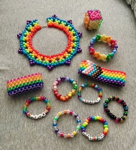 Rainbow Kandi! Creative Kandi Ideas, Kandi Pride Flag, Easy Kandi Tutorial, Kandi Bead Crafts, Kandi Stitches, Kandi Crown Tutorial, Simple Kandi Pattern, Unique Kandi Ideas, Kandi Cute