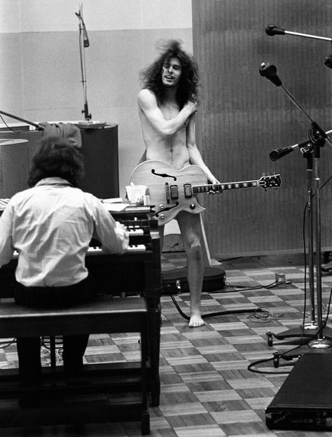 Ted Nugent at Mirasound Studios, NYC, 1969 Traveler Guitar, Semi Acoustic Guitar, Rock Musicians, Ted Nugent, Rock And Roll History, Bruce Dickinson, Rock And Roll Bands, Power Metal, Guitar Hero