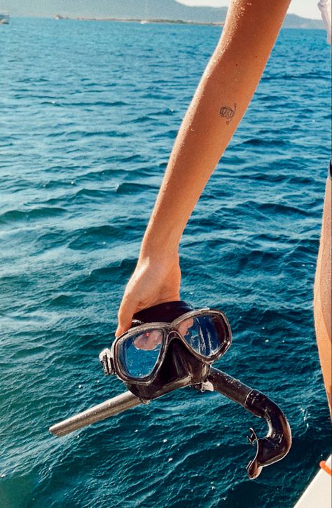 Scuba Tattoo, Greyhound Tattoo, Scuba Diving Tattoo, Dove Tattoos, Beachy Aesthetic, Dainty Tattoos, Wellness Blog, Marine Biology, Simplistic Tattoos