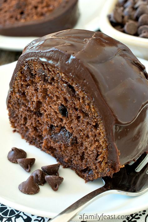 Chocolate Chip Cake Recipe Easy, Chocolate Chip Bunt Cake, Chocolate Cake With Chocolate Chips, Chocolate Chocolate Chip Cake, Choco Chips Cake, Cake With Chocolate Chips, Chocolate Chip Cake Recipe, Chocolate Chip Pound Cake, Chocolate Chip Bundt Cake