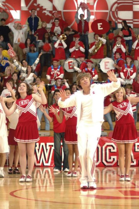 High School Musical Costumes, Highschool Musical, Disney Board Games, Disney Original Movies, High School Musical Cast, Wildcats High School Musical, High School Music, High School Musical 3, Disney High Schools