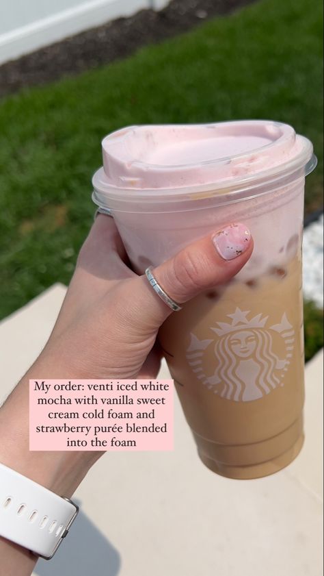 Starbucks Drink Menu, Starbucks Secret Menu Recipes, Coffee Frappuccino, Cold Starbucks Drinks, Starbucks Drinks Diy, Secret Starbucks Recipes, Iced Starbucks Drinks, Coffee Recipes Starbucks, Healthy Starbucks Drinks