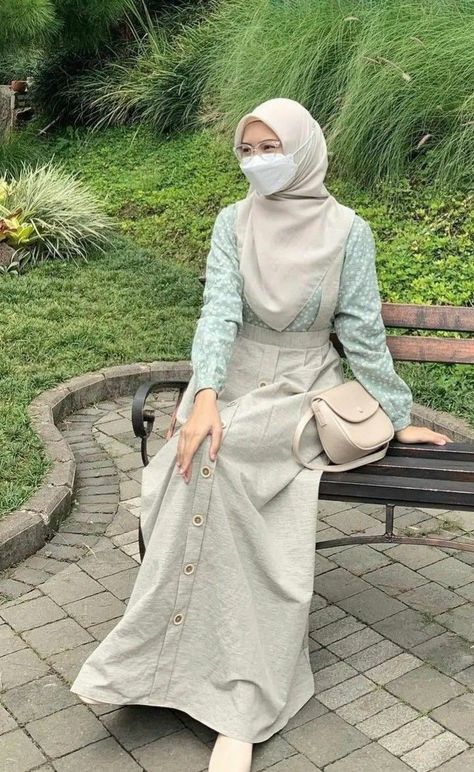 Ootd Hijab Casual Simple, Fesyen Korea, Fesyen Islam, Outfit Hijab Casual, Muslimah Style, Modesty Outfits, Muslim Outfits Casual, Muslim Fashion Hijab Outfits, Muslim Women Fashion