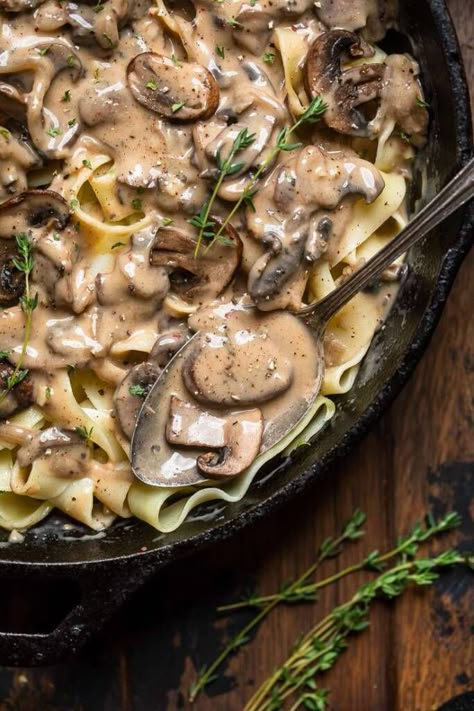 Beef Stroganoff Vegan, Mushroom Spinach Stroganoff, Vegan Stroganoff Recipe, Mushroom Pasta Dairy Free, Vegan Dinner With Mushrooms, Vegan Stroganoff Mushroom, Vegetarian Beef Stroganoff, Vegan Beef Stroganoff, Vegan Mushroom Soup Recipes