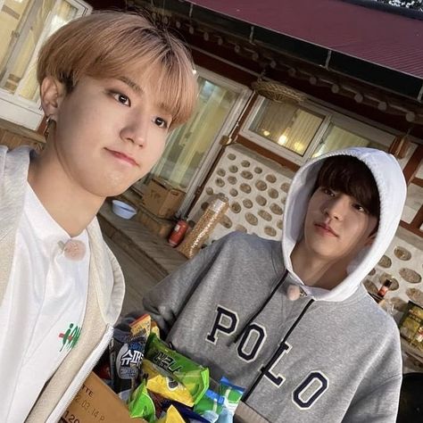 lq seungsung icon skz stray kids han jisung kim seungmin Han Seungmin, Best Dance, Best Rapper, Kids Icon, Homeless Children, My Only Love, Baby Beanie, Lee Know, Dumb And Dumber