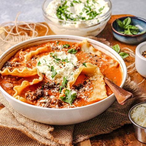 Lasagna Soup Alla Vodka - Pre Pastas To Make, Vodka Cream Sauce, Roasted Corn Salsa, Lasagna Soup Recipe, Baked Lasagna, Traditional Lasagna, Alla Vodka, Eat Beef, Lasagna Soup