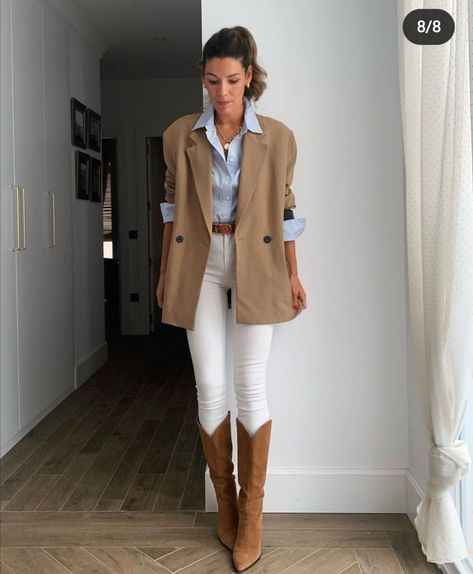 d72fbbccd9fe64c3a14f85d225a046f4desc46989078ri Giacca In Tweed, Outfit Botas, Mode Tips, Looks Country, Skandinavian Fashion, London Outfit, Beige Outfit, Cold Outfits, Populaire Outfits