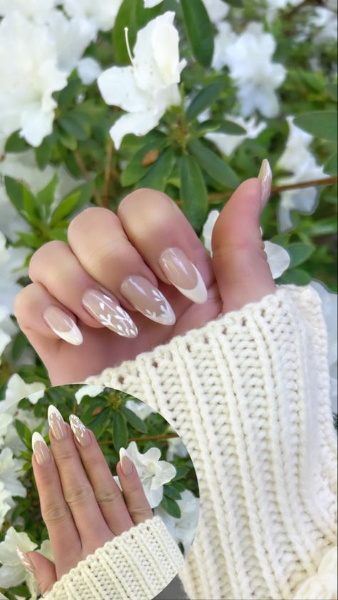 Neutral floral spring nails white beige french tips Nails Fall Simple, Neutral Nails Fall, Dried Flower Nails, Neutral Wedding Nails, Floral Spring Nails, Bridal Shower Nails, Ivory Nails, Bridal Nails Designs, Engagement Nails