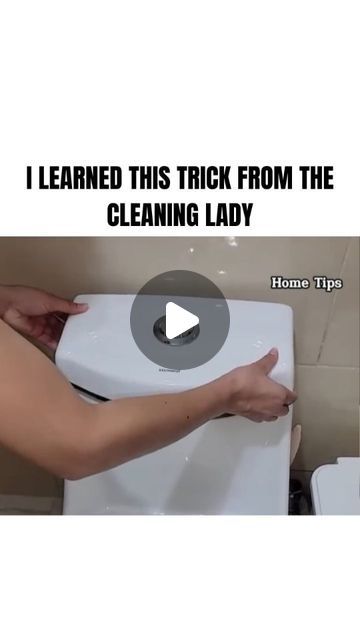 Clean House Motivation, The Cleaning Lady, Toilet Cleaning Hacks, Cleaning Bathroom, Cleaning Videos, Cleaning Lady, Bathroom Cleaning Hacks, Cleaning Motivation, Hacks Videos