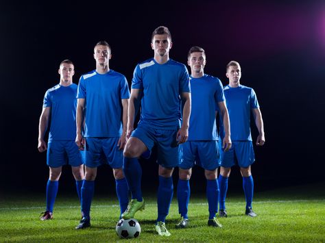 Sports team photography is a challenge, but these tips can help you capture a winning shot, from organization to camera settings. Soccer Photography Poses, Soccer Team Pictures, Soccer Senior Pictures, Soccer Team Photos, Sports Team Photography, Soccer Poses, Sports Photography Tips, Volleyball Photos, Soccer Photography