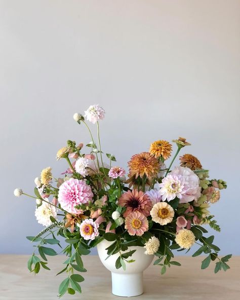 Alex | Wedding Florist (@foreverwildfield) | Instagram profile Colourful Wedding Flowers, Flower Palette, Dahlias Wedding, Hotel Flowers, Thanksgiving Flowers, Colorful Wedding Flowers, Colourful Wedding, Wedding Table Flowers, Fall Wedding Flowers