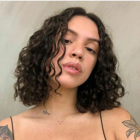 Hair Tumblr, Natural Curly Hair Cuts, Oval Face Haircuts, Wavy Haircuts, Short Curly Haircuts, Haircuts For Wavy Hair, Beautiful Curly Hair, Haircuts For Curly Hair, Curly Hair Inspiration