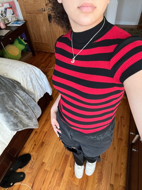 Red And Black Striped Shirt Outfit, Black Outfit Streetwear, Black Striped Shirt Outfit, Striped Shirt Outfits, Red And Black Striped Shirt, Black Shirt Outfits, Outfits With Striped Shirts, Red And Black Outfits, Red And Black Shirt