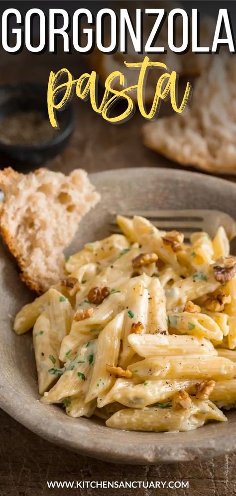 Mushroom Gorgonzola Pasta, Gorgonzola Chicken Pasta, Pasta With Gorgonzola, Pasta With Gorgonzola Cream Sauce, Shrimp Gorgonzola Pasta, Gorgonzola Chicken Recipes, Gorgonzola Pasta Recipes, Gorgonzola Alfredo Sauce, Gorgonzola Cream Sauce Pasta