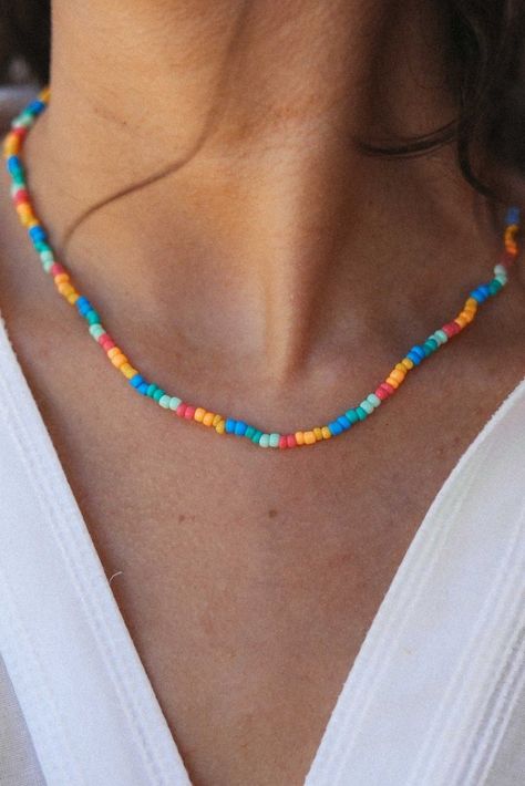 Collar Bocaray - Alo Nui Diy Beaded Jewelry, Hey Harper, Preppy Jewelry, Beaded Jewelry Necklaces, Bead Charms Diy, Beaded Necklace Diy, Diy Bracelets Patterns, Diy Bracelet Designs, Handmade Jewelry Tutorials