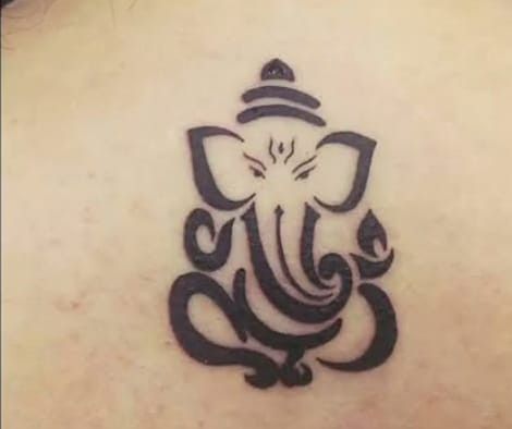 Back Of Neck Tattoo Men, Ganesh Tattoo, Ganesh Art Paintings, Polynesian Tattoos, Ganesha Tattoo, Back Of Neck Tattoo, Stylish Tattoo, God Tattoos, Geometric Tattoos