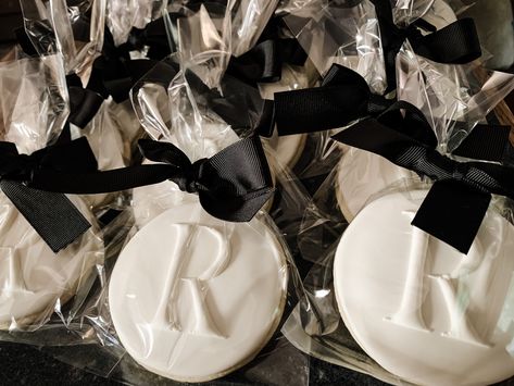 White And Black Dessert Table, White And Black Cookies, Black Tie Wedding Party Favors, Black And White Sweets Table, Black Wedding Party Favors, Black And White Wedding Color Pallet, Bridal Shower Cookies Black And White, Black And Silver Engagement Party, Black And White Wedding Balloons