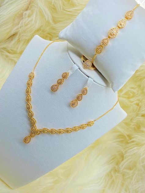 10 Gms Gold Necklace, Edgy Engagement Ring, Latest Gold Necklace Designs, Gold Necklace Bridal, Trendy Gold Necklace, Latest Gold Necklace, Engagement Ring Non Traditional, Aesthetic Edgy, Unique Gold Jewelry Designs