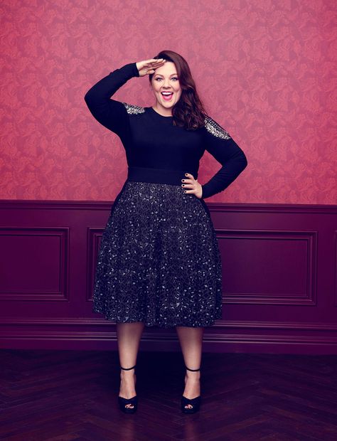 Curvy Fashion Inspiration: Melissa McCarthy Melissa Mccarthy Outfits, Melissa Mccarthy Clothing Line, Svarta Outfits, Mode Niqab, Xl Mode, Winter Party Outfit, Moda Curvy, Outfits Vestidos, Look Plus Size