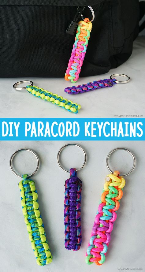 Tying Paracord Knots, Parachute Cord Keychain Diy, Parachute Cord Keychain, Paradors Keychain, Macrame Ideas To Sell, Vbs Crafts For Teens, Paracord Projects Diy Tutorials, Shoelace Crafts, Paracord Projects Diy Easy