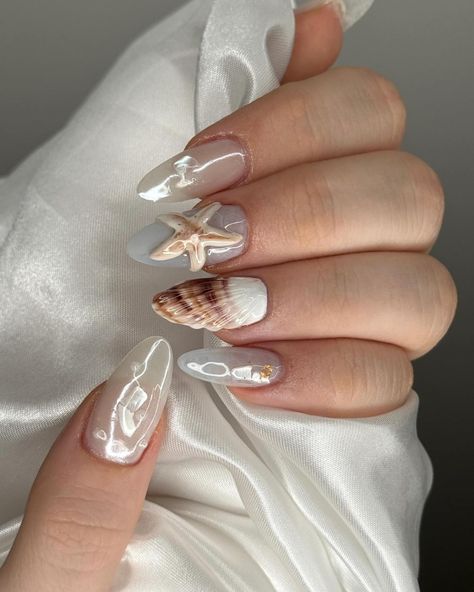 Embrace The Oceans Magic With These 40 Stunning Mermaid Nails – May the Ray Nail Ideas Vacation, Princess Pilates, Juice Aesthetic, Wellness Girl, Pilates Girl, Seashell Nails, Aesthetic Wellness, Pilates Aesthetic, Girl Motivation