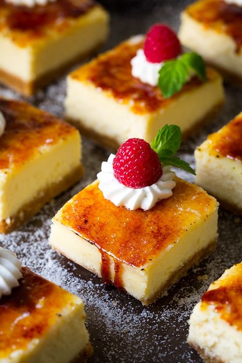 Brulee Desserts, Cheesecake Easter, Creme Brulee Cheesecake Bars, Brulee Cheesecake, Desserts Cheesecake, Creme Brulee Cheesecake, Dessert Logo, Valentines Snacks, Brulee Recipe