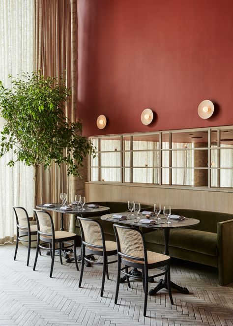 Kimika Restaurant in New York City by Bespoke Only French Restaurant Interior, Bistro Interior Design, Restaurant Booth Seating, Bistro Interior, Minimalist Restaurant, Bar Restaurant Interior, Restaurant Design Inspiration, Restaurant Booth, French Restaurant