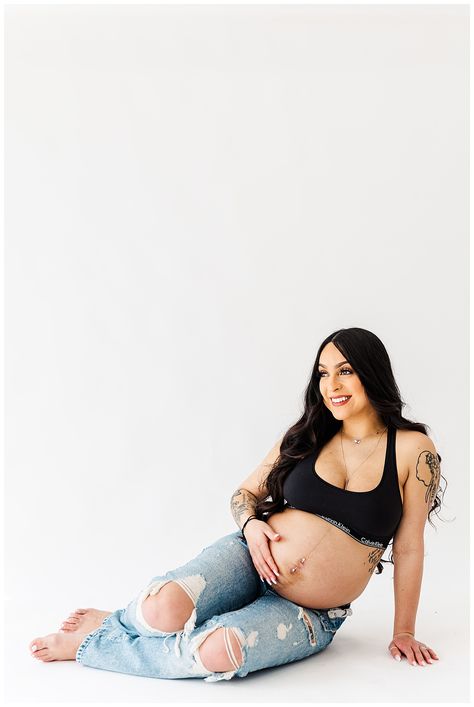 Calvin Klein Maternity Shoot, Calvin Klein Maternity, Maternity Shoot Outfit, Studio Maternity Shoot, Studio Maternity Photos, Pregnancy Pics, Maternity Photography Poses Couple, Maternity Photo Outfits, Maternity Photography Poses Pregnancy Pics