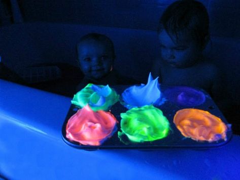 Neon Crafts, Bath Paint, Black Lights, Glow Paint, Homemade Bath, Glow Stick, Baby Bath Time, Bath Time Fun, Homemade Bath Products