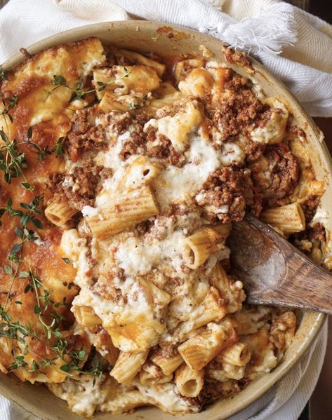 Ina Garten French Recipes, Ina Garten Party Recipes, Pastitsio Ina Garden, One Pot Dinner Party Recipes, Best Recipes Ever On Pinterest, Beverly Goldberg Recipes, Ina Garten Pastitsio Recipe, Easy Meals For 12 People, Amazing Pasta Dishes