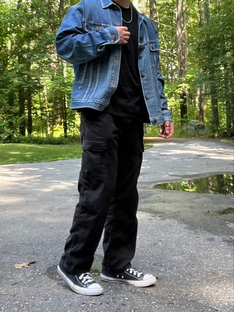 Jacket And Cargo Pants Outfit, Hoodie Jean Jacket Outfit, Cargo Pants Outfit For Men, Edgy Black Cargo Jeans For Streetwear, Black Cargo Pants Outfit Street Style Men, Jeans Pants Outfit Men, Urban Black Cargo Jeans For Streetwear, Jean Cargo Outfit, College Outfits For Men