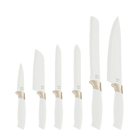 Knife set kitchen counter