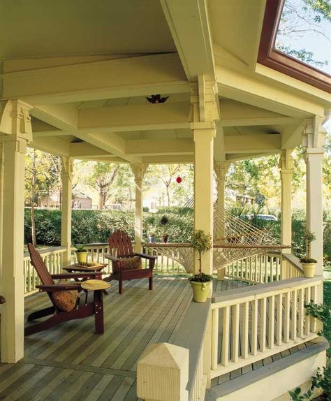 . Dream Porch, Big Porch, Porch Life, Country Porch, Home Porch, House With Porch, Front Porch Decorating, Decks And Porches, Porch Patio