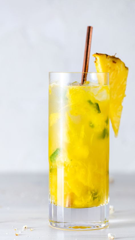 Pineapple Mojito, Veggie Frittata, Cut Pineapple, Food Pic, Perfect Brunch, Brunch Cocktails, White Rum, Club Soda, Buying Groceries