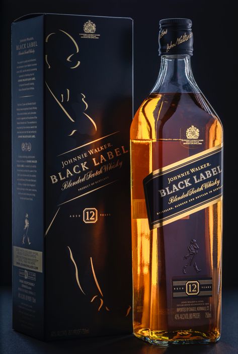 Black Lebal Wine, Wisk Bebida, Whisky Chivas, Johnnie Walker Black Label, Johnnie Walker Black, Whisky Collection, Container Bar, Iphone Wallpaper For Guys, Unique Drink