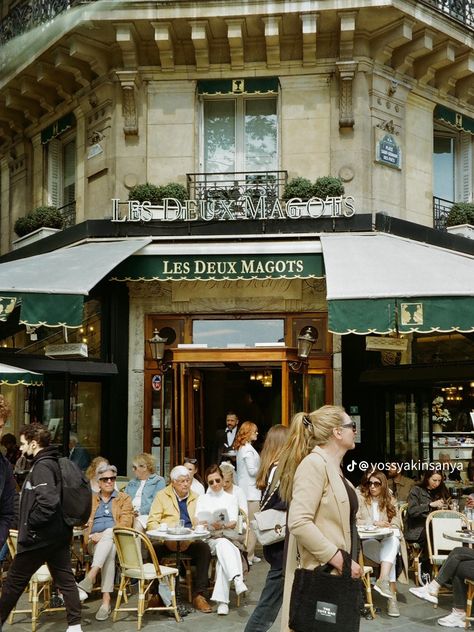 London Film Aesthetic, People In Cafe Reference, People At Cafe, Paris Cafe Photography, Paris On Film, French Markets, Paris People, France People, Olympus Mju Ii