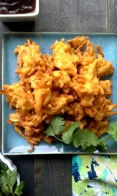 Onion Bhaji Recipe, Onion Pakora Recipe, Onion Bhaji Recipes, Air Fryer Recipes Indian, Onion Pakora, All Purpose Flour Recipes, Onion Fritters, Onion Bhaji, Garbanzo Bean Flour