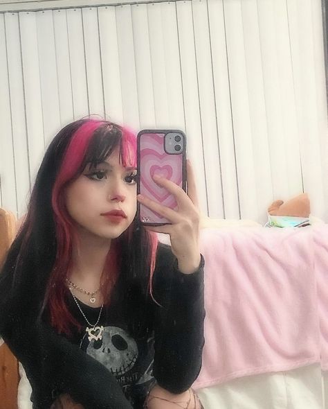 Pink And Black Hair Aesthetic, E Girl Hair, Pink And Black Hair, Hair Color Streaks, Make Up Looks, Dye My Hair, Hair Inspo Color, Rainbow Hair, Dream Hair