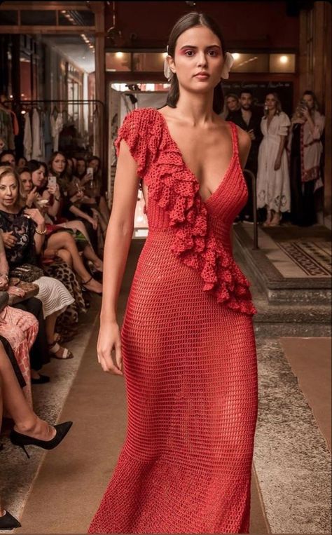 Crochet Maxi Dress Crochet Clothing And Accessories, Crochet Fashion Patterns, Crochet Clothes Patterns, Crochet Dress Pattern, Crochet Skirt, Crochet Tops, Knit Fashion, Crochet Fashion, Crochet Designs