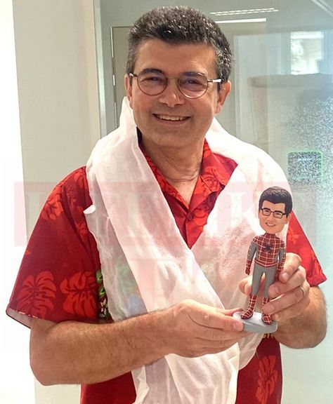 Custom Bobbleheads Superhero Movie Personalized Bobblehead Custom Figurine With My Face on Birthday Gift for Kidds, Retirement Gift for Boss - Etsy Hong Kong Superhero Movie, Custom Figurines, Gift For Boss, Desk Toys, Superhero Movies, Retirement Gift, Gifts For Boss, Resin Material, Birthday Gifts For Kids