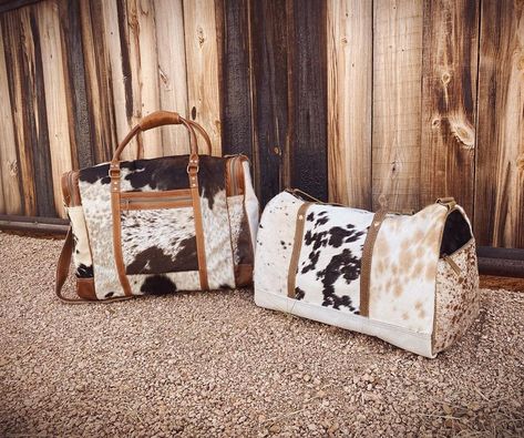 Feathered Filly Boutique on Instagram: “Gorgeous!!! Buy separate or as a pair!! The “Grand Canyon” and The “Boone”!! Ready to ship now!! Message me to claim one or both!!! 💜” Western Bags Purses, Western Womens Fashion, Western Bag, Cowgirl Accessories, Western Wear Outfits, Western Purses, Western Style Outfits, Leather Duffle, Handbag Heaven