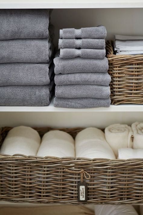 Place towels folded side out for a neat look Bathroom Closet Organization, Organizing Linens, Linen Cupboard, Towel Organization, Linen Closet Organization, Bathroom Closet, Home Organisation, Towel Storage, Linen Closet