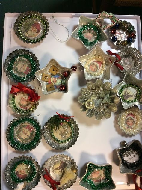 Tart Tin Ornaments, Tart Tins, Retro Christmas Decorations, Victorian Christmas Ornaments, Vintage Christmas Crafts, Tin Ornaments, 12 December, Christmas Ornaments Homemade, Victorian Christmas